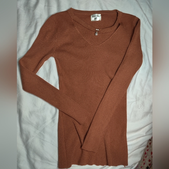 Women's Rust Sweater - Picture 1 of 3